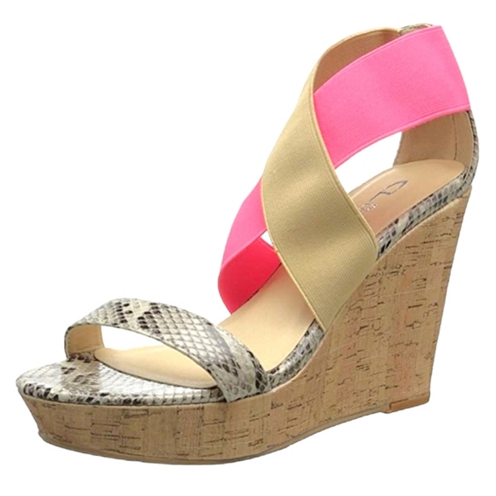 NWOT CL by Laundry Idelle Wedge